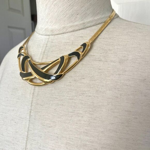 Trifari gold tone and black bib necklace - Picture 2 of 12